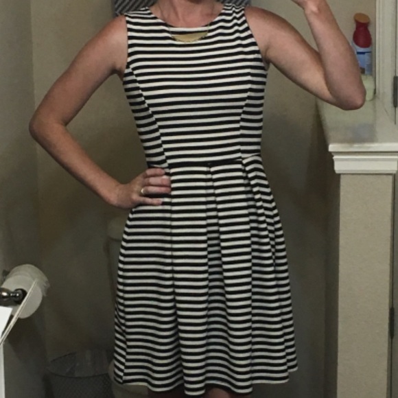 Gilli Sleeveless Fit and Flare Dress - size S - Picture 5 of 5